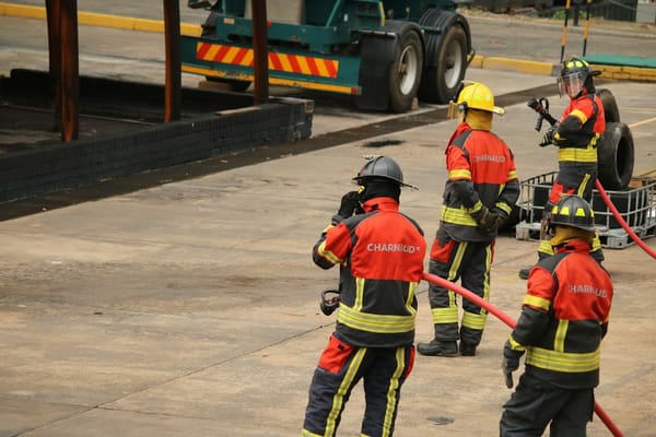 Exoesqueletos y asistencia física para bomberos: la tecnología que reduce la carga de trabajo