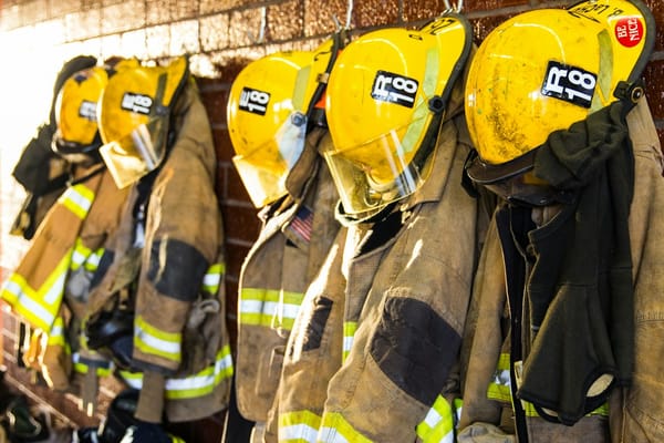 Columnas secas y bocas de incendio en edificios en altura: qué exige la normativa y qué se encuentra roto en la inspección