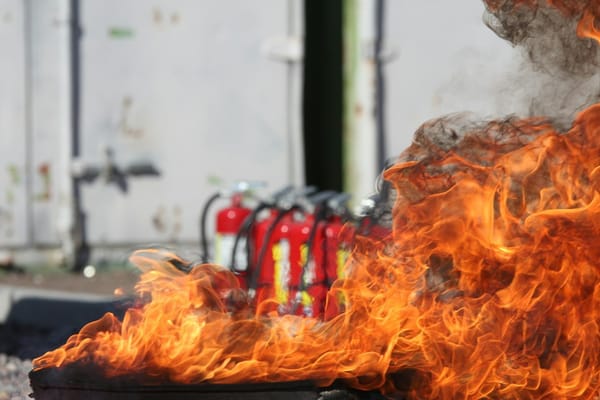 Incendios en centrales térmicas a gas: sala de máquinas, aceite lubricante y riesgo de explosión